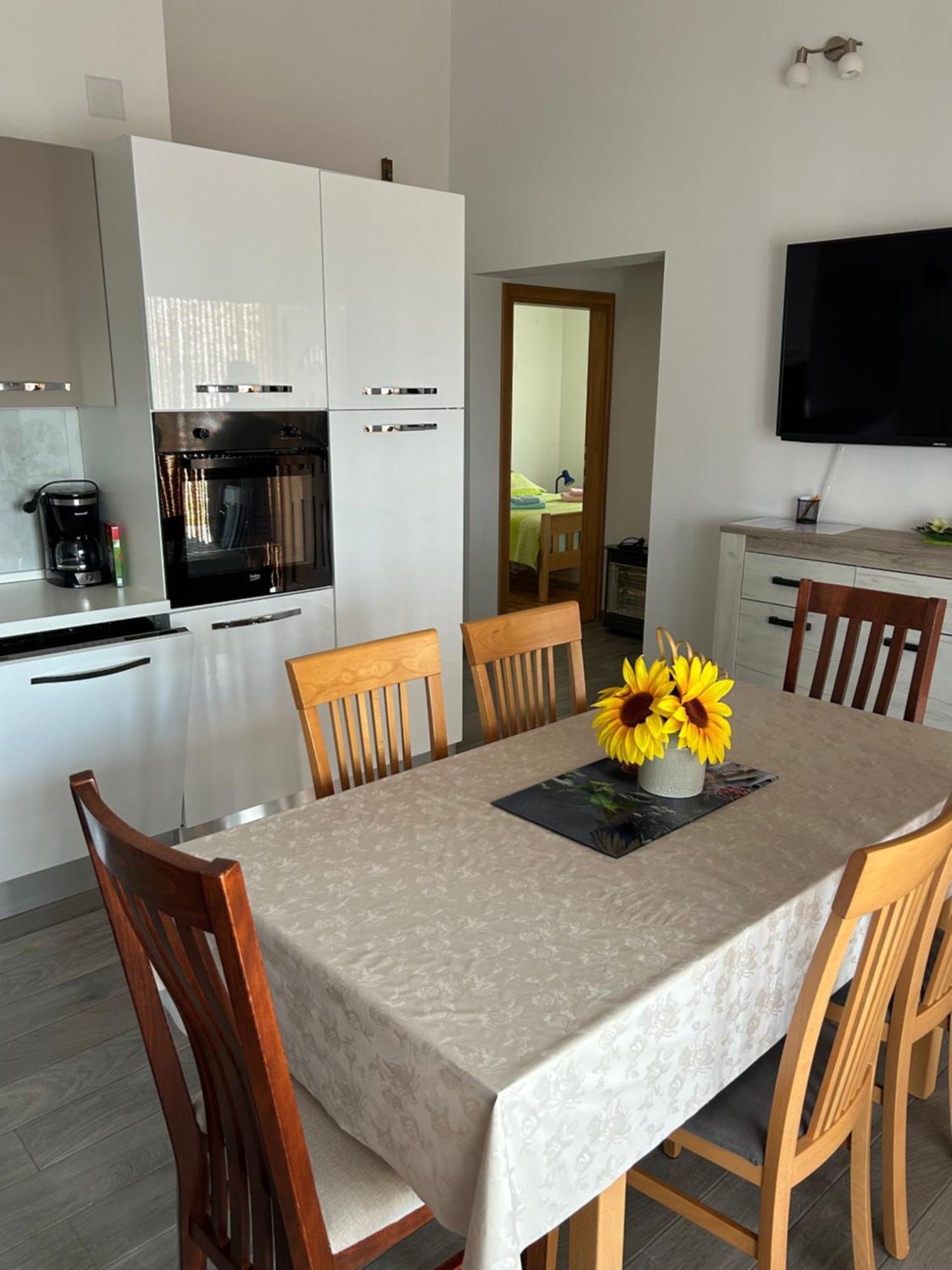 Danisacroatia Apartment Maslenica Luaran gambar