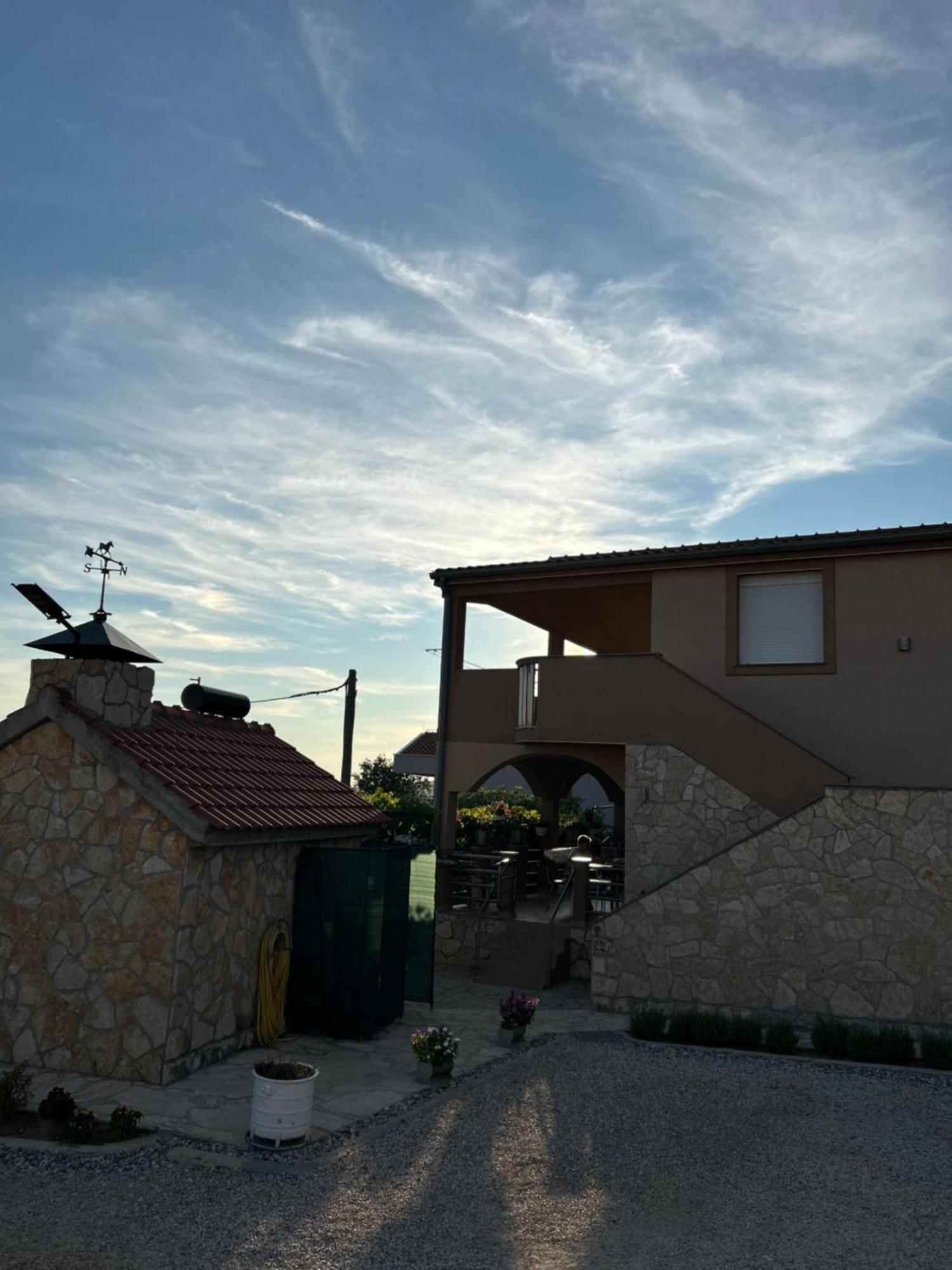 Danisacroatia Apartment Maslenica Luaran gambar